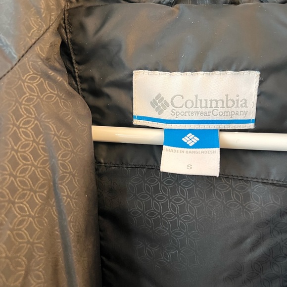 Columbia Black Small Women’s Coat with Removable Fur Hood - Picture 3 of 10